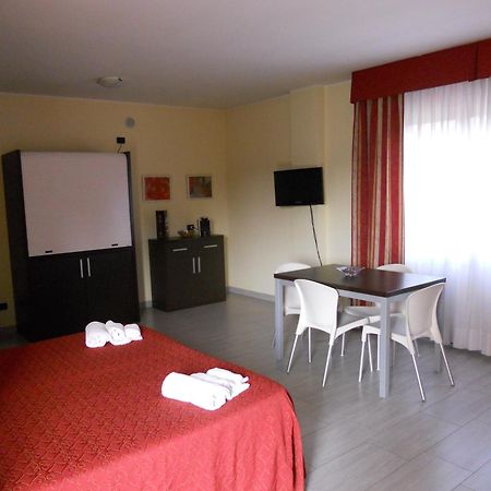 Residence San Prospero Garbagnate Milanese Pokój zdjęcie